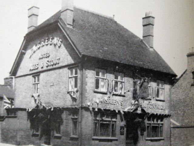 Royal Oak, Dunstable