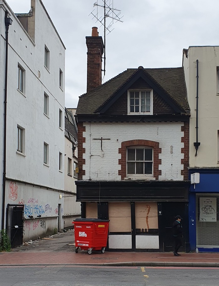 The Bugle, Reading