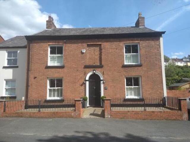The Hollins, Macclesfield