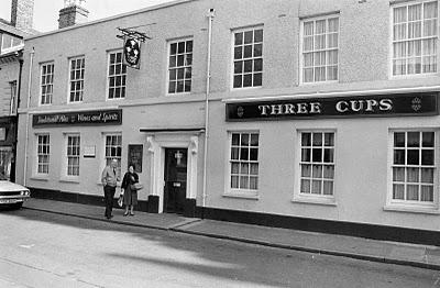 Three Cups, Harwich