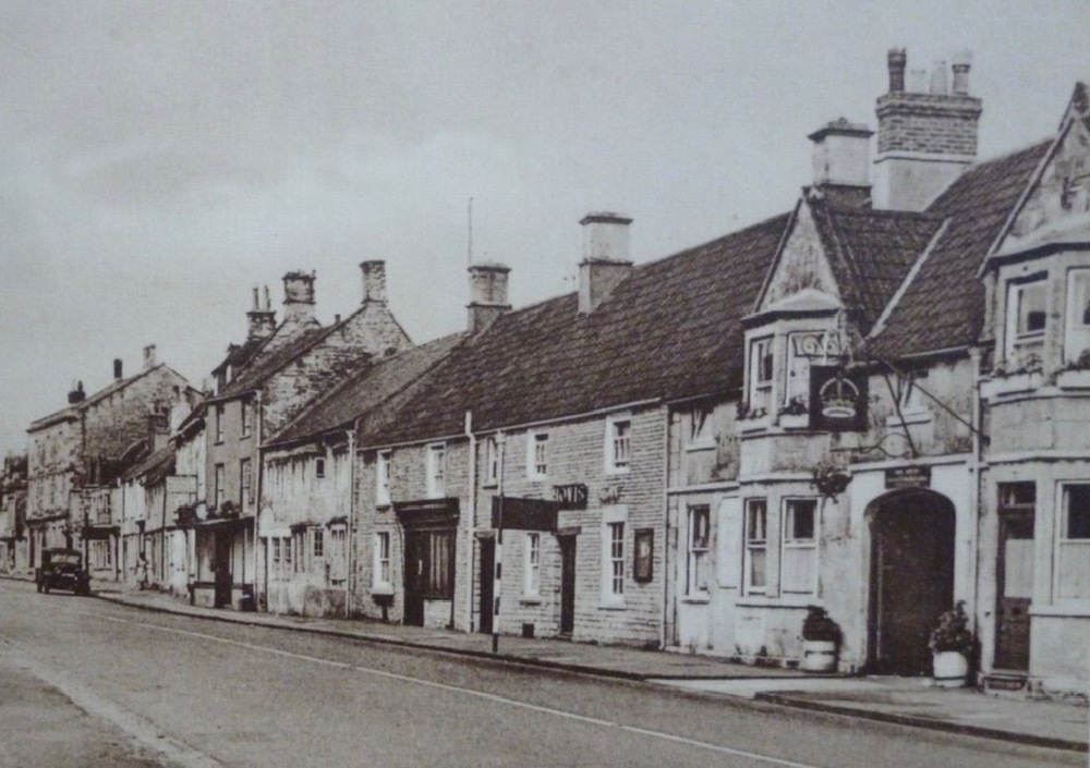 The Crown, Marshfield