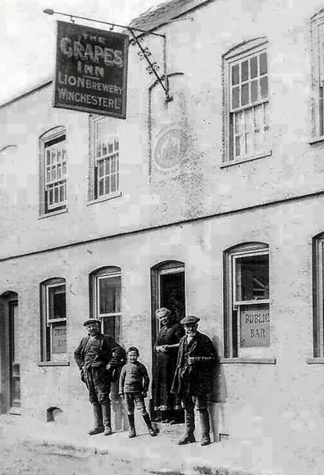 The Grapes, Whitchurch