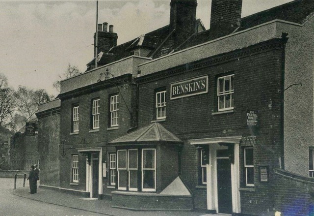 Pied Bull, Stanstead Abbotts Pied Bull, Stanstead Abbotts