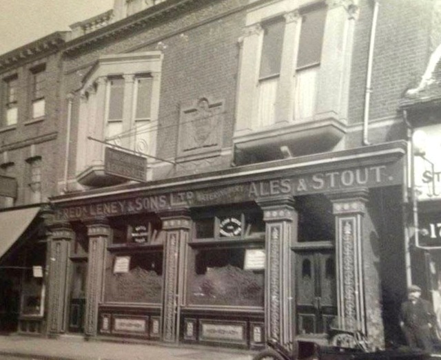 Two Sawyers, Brompton