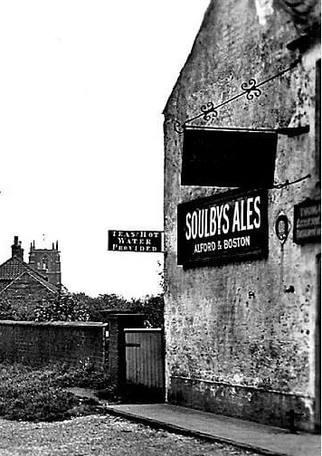 Red Lion, Tetford