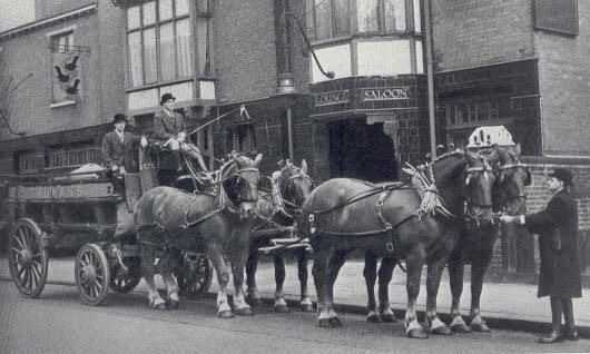 Three Blackbirds, Leyton, E10