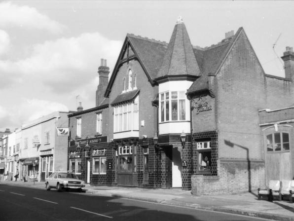 Three Blackbirds, Leyton, E10
