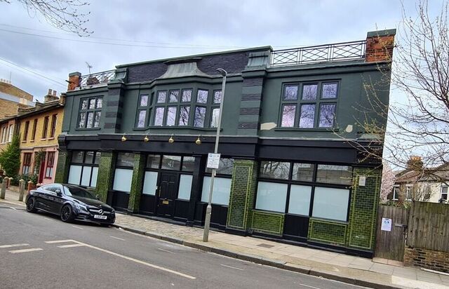 London Chatham & Dover Tavern, Battersea London Chatham & Dover Tavern, Battersea