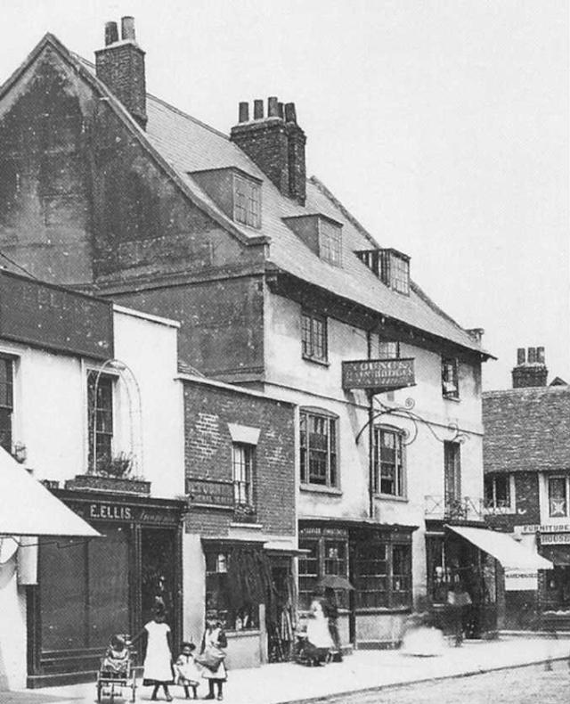 Bull & Star, Putney