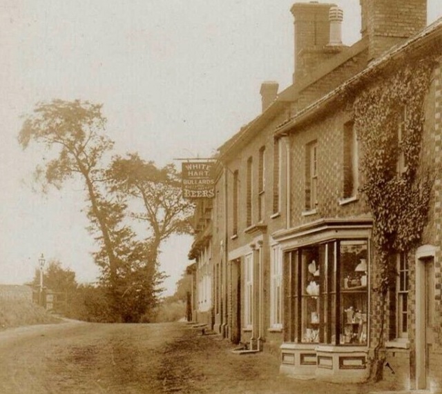 White Hart, Carbrooke