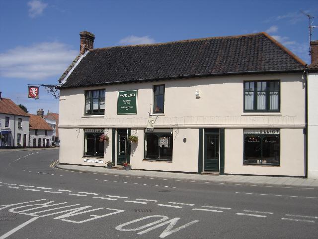 White Lion, Holt