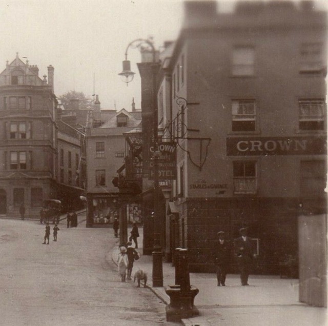 The Crown, Frome