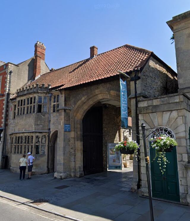 Red Lion, Glastonbury