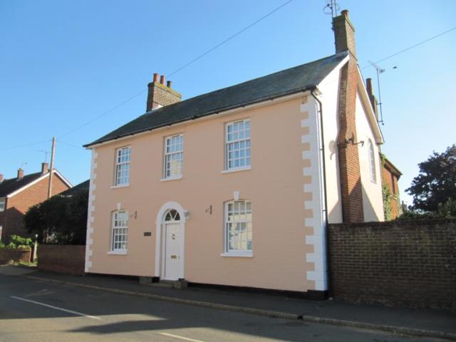 The Crown, Alderton