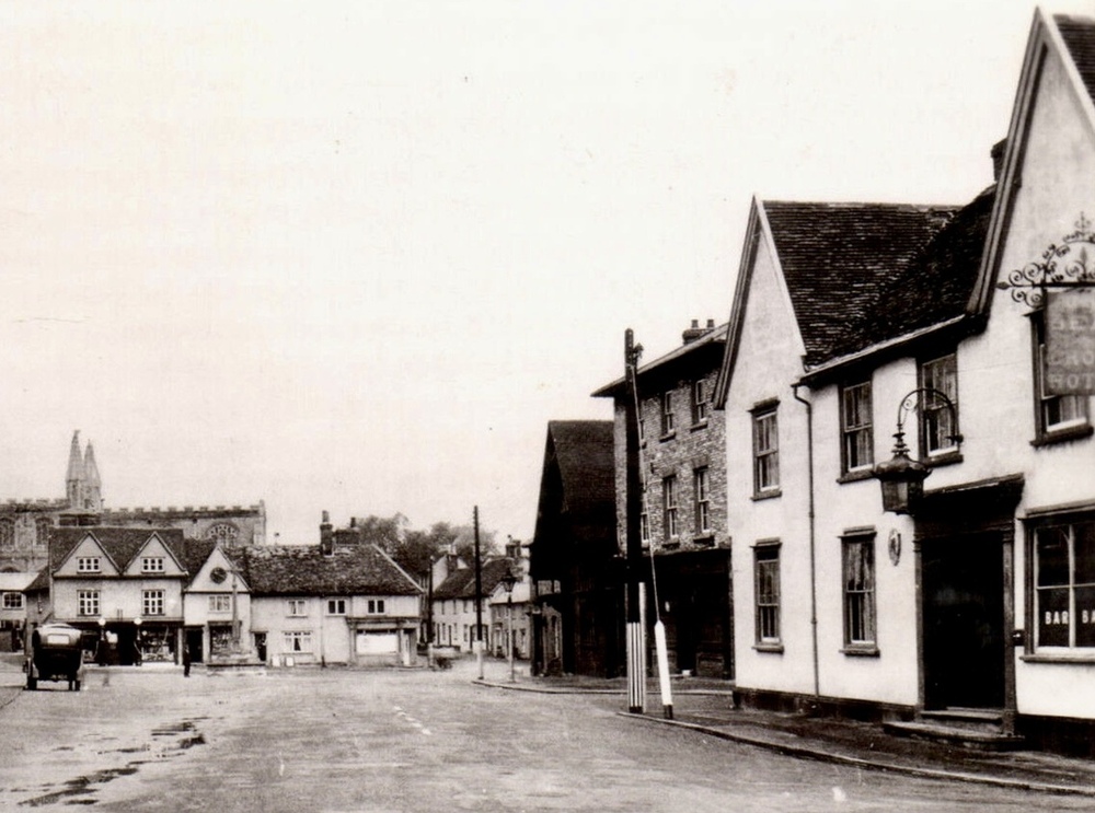 Bear & Crown, Clare