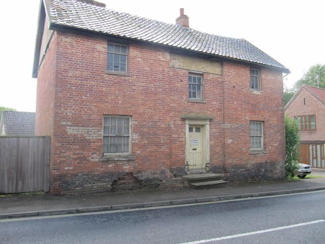 The Crown, Eye
