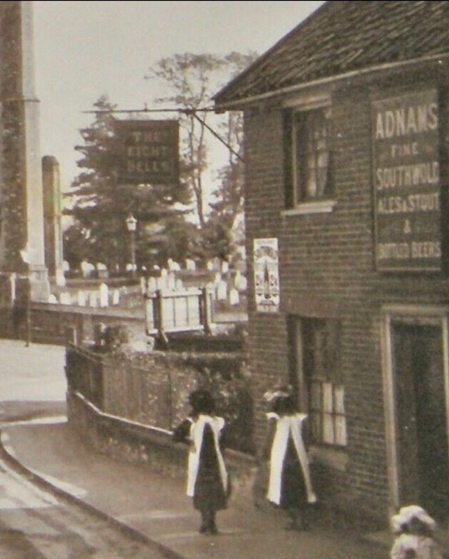 Eight Bells, Eye