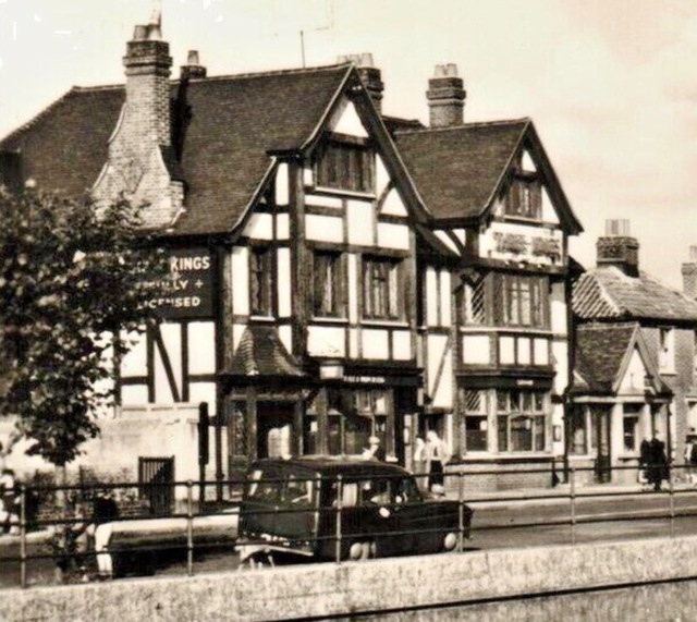 Three Kings, Mitcham