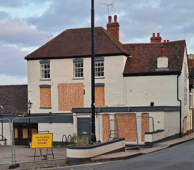 The Punchbowl, Warwick