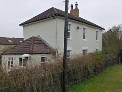Wyndham Arms, Dinton