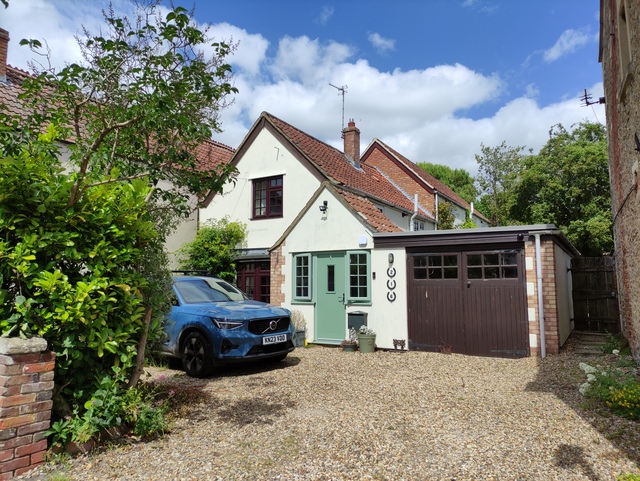 Three Horseshoes, Hilperton