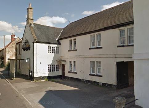 Three Lions, Holt