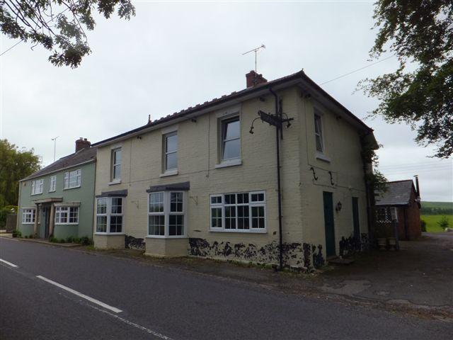 Three Horseshoes, Milton Lilbourne