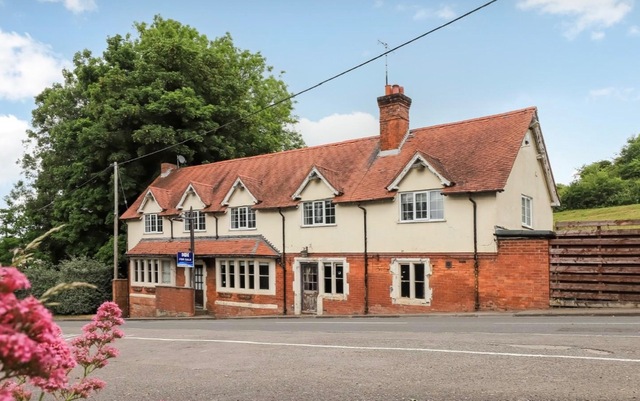 Royal Oak, Shrewton